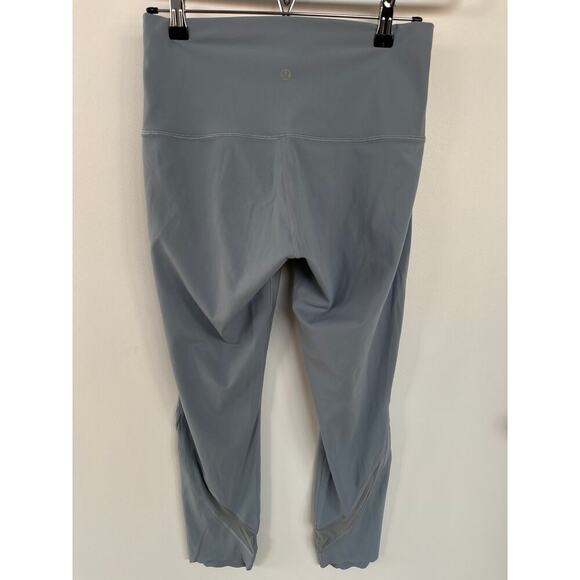 Lululemon Wunder Under High-Rise 23” Scalloped, Chambray Luxtreme, EUC, Size 8 - Picture 3 of 9